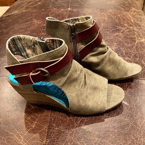 NWOT Brown booties - open toe